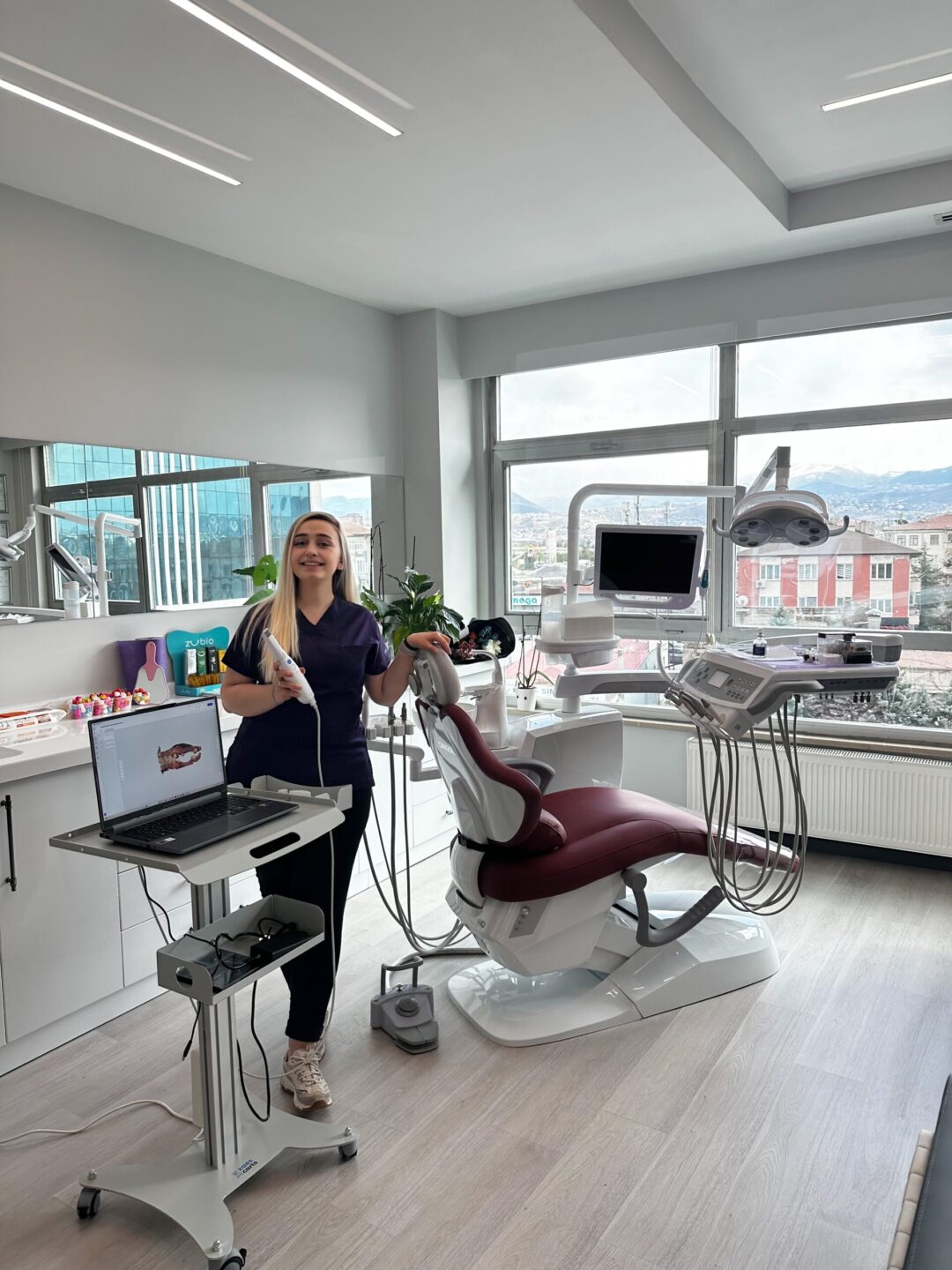 Altın detaylı klinik armatürleri